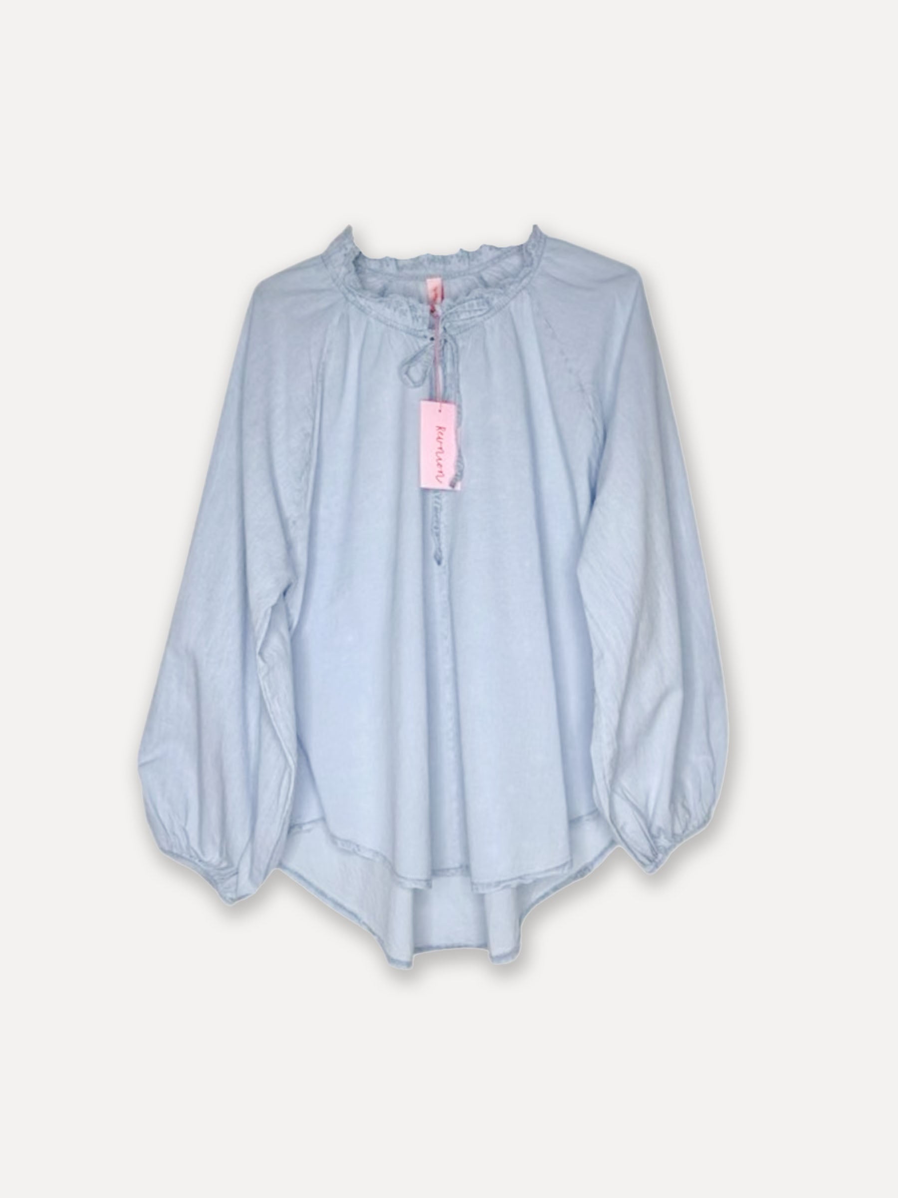 Chemise en dentelle fanée, bleu ciel