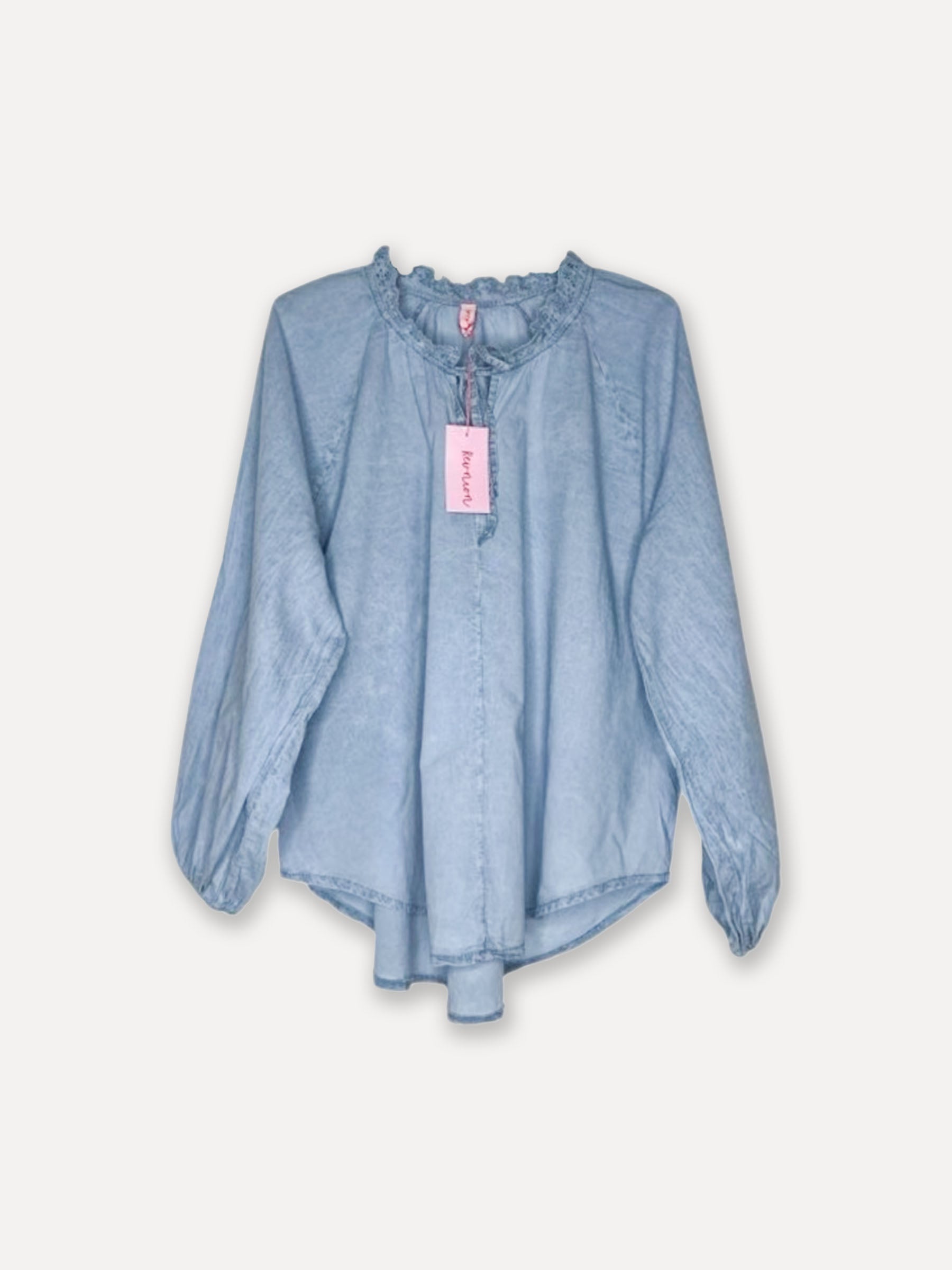 Chemise en dentelle fanée, denim